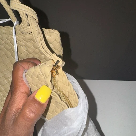 Vegan Woven Mini Tote w/ Wallet - Picture 4 of 5